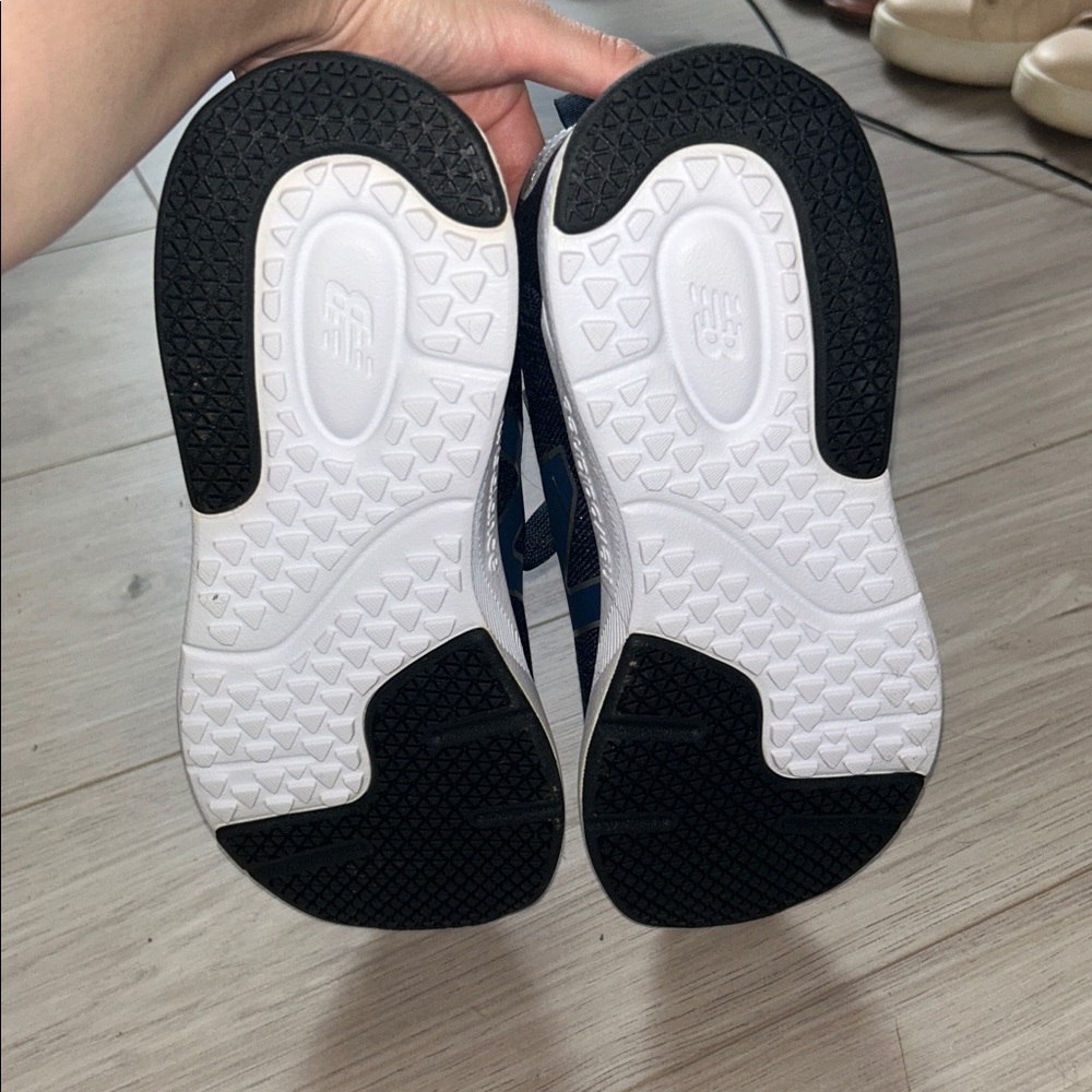 New Balance Dark Blue Athletic Shoes - Picture 5 of 5